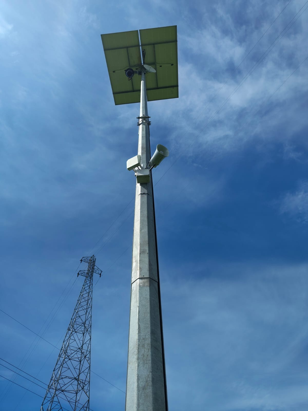 Poste solar SECURITAG con cámara y audio